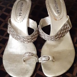 Milan designs sandals, size 8